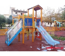 Σύνθετο όργανο με τσουλήθρα και αναρριχήσεις δίχτυ